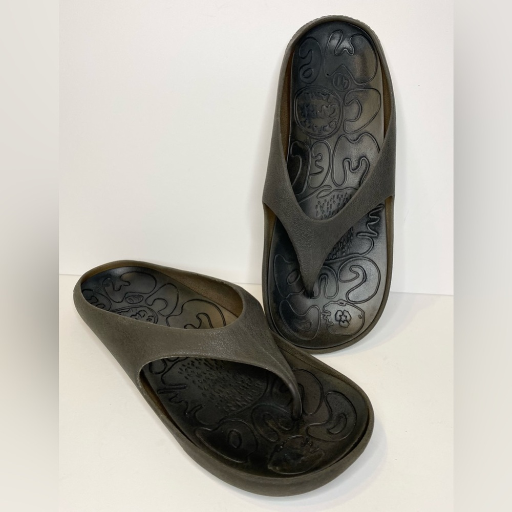 Campers Women’s Black Flip Flops Vintage 2009 Comfortable Shoes Summer Pool